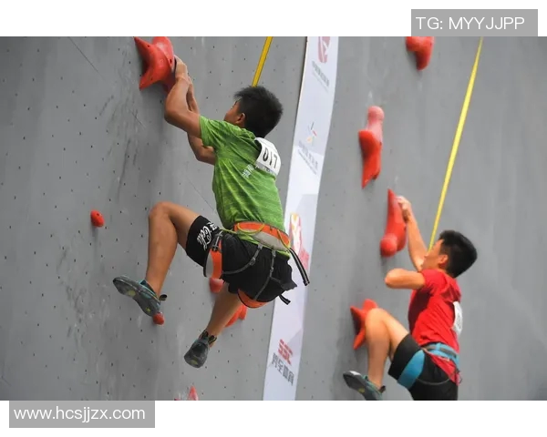 重庆街舞队在攀岩联赛中的团队协作表现分析与点评